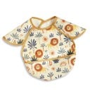 Bavetă cu mâneci scurte pentru copii 30 x 25 cm model Safari cu lei și palmieri Fundal crem și margine muștar Buzunar pentru resturi de mâncare 1