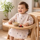 Bavoir imperméable pour enfants avec manches longues et animaux polaires, bavoir beige pour tout-petits avec poche et bouton-pression au cou 2