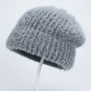 Berretto invernale da donna a maglia beanie con peluria leggera Maglia a coste con risvolto Cotone, poliestere e lana Circonferenza 4