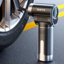 Bezdrátový kompresor do auta 150 PSI Hadice s kleštinou a LCD displej 9,4 x 5 x 18 cm Nabíjení přes USB-C LED světlo Na kolo i motorku 3