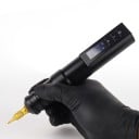 Bezdrátový tetovací strojek s napájecím zdrojem a kabelem s RCA rozhraním Kapacita baterie 2400 mAh 16 x 2,9 cm 3