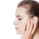 Bezdrôtové peckové slúchadlá s mikrofónom Bluetooth 5.1 Podpora hlasového asistenta Dosah 10 m Nabíjací box 300 mAh Citlivosť 105 dB 4