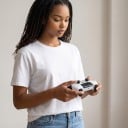 Bezdrôtový Bluetooth ovládač pre PS4 PS4 Pro a PS4 Slim i PC s výdržou 8–10 hodín a dotykovým panelom v bielo-čiernom prevedení 7