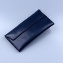 Billetera delgada para mujer de cuero genuino con solapa plegable Forma elegante de clutch Superficie brillante Perfil plano Dimensiones 4