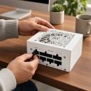 Bílý PC zdroj SFX 600 W plně modulární s větví +12 V 50 A a zapojením LLC a DC-DC se vstupem 100–240 V pro herní mini-ITX počítač 4