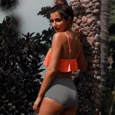 Biquínis femininos elegantes com folhos J3444 7