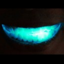 Blinkende LED indsats til munden for lysende smil Lyser tænderne op i mørket Sjovt gummitilbehør Størrelse 6 cm Inklusive 2 knapcellebatterier 4