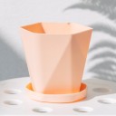 Blomkruka i plast med fat 9