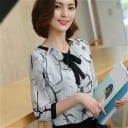 Blouse élégante pour femme avec un motif marbré noir et blanc Nœud noir au cou Découpes aux épaules Manches aux coudes Polyester avec spandex 2