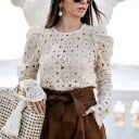 Blouse en dentelle pour femmes avec motif circulaire Manches longues et épaules froncées Col rond Couleur crème Polyester et coton 3