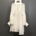 Blusa branca feminina com padrão 3