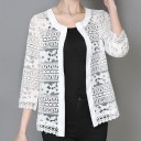 Blusa de encaje para mujer con parte delantera abierta y mangas tres cuartos. Ribete de encaje ondulado. Algodón, poliéster y spandex. 3