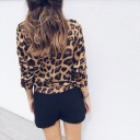 Blusa de mujer con clásico patrón de leopardo Escote en V profundo Mangas largas con puños Corte cómodo Material poliéster 2