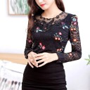 Blusa elegante nera da donna con pizzo e applicazioni floreali colorate Maniche lunghe in pizzo Tulle trasparente al collo Poliestere 4