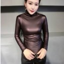 Blusa feminina em pele sintética 3