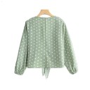Blusa feminina verde clara com bolinhas brancas Decote profundo em V com amarração à frente Corte encurtado Mangas longas com elástico Poliéster 2