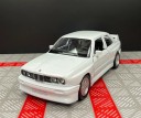 BMW M3 1987 Autómodell 1:36 12,2 × 4,5 × 3,5 cm Fém gyűjtői modell Cink-alumínium test Retro sportautó dekorációja 1