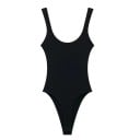 Body feminin aderent cu bretele late și decolteu rotund adânc, cu suprafață netedă din material elastic și închidere cu capse în zona 3