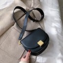 Bolsa crossbody feminina em forma de meia-lua Aba com fivela metálica dourada Alça larga de ombro em pele PU e poliéster 1