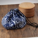 Bolsa de algodão para box de almoço com cordão de aperto Embalagem de tecido para caixa de comida Estampa decorativa Dimensões 21 x 28 cm 12