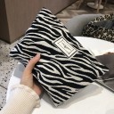Bolsa de cosméticos feminina em tecido estruturado com padrão animal Bolsa espaçosa com fecho de correr para cosméticos e pequenos itens 27 x 18 cm 3