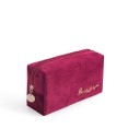 Bolsa de cosméticos feminina em veludo Forma quadrada Fecho com puxador redondo em dourado Inscrição decorativa dourada 20 x 11 x 9 cm 6