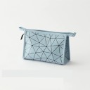 Bolsa de cosméticos para mujer con patrón geométrico de triángulos. Bolsa de piel PU con cremallera para maquillaje y productos de tocador, ideal 14