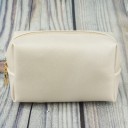 Bolsa de cosméticos para mujer de cuero PU en forma de prisma 17 x 11 x 6 cm Cremallera con tirador dorado Estuche elegante para maquillaje 2