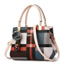 Bolsa de mano para mujer con correa para el hombro Patrón de cuadros Llavero con pompón peludo Cuero PU artificial 28 x 20 x 15 cm 1