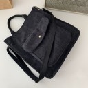 Bolsa de mano y bandolera para mujer 28 x 32 x 8 cm Con correa larga y gran bolsillo frontal con tapa Superficie suavemente estriada 1