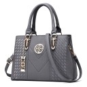 Bolsa de mão feminina em pele sintética Bolsa elegante com medalhão decorativo e pendente Alça ajustável 30 x 23 x 13,5 cm 6