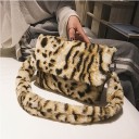 Bolsa de ombro feminina de pele sintética Alça curta peluda de 25 cm Aba com fecho magnético Fecho éclair e argolas metálicas 2