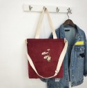 Bolsa de pana para mujer con motivo de margaritas y bolsillo delantero Bolsa con dos asas y correa larga con hebilla 34 x 34 x 7 cm 4