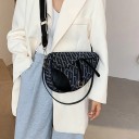 Bolsa de sela feminina a tiracolo 25 x 19 x 8 cm Padrão geométrico Parte inferior lisa Alça larga Argola metálica na aba 5