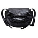 Bolsa de senhora crossbody em forma de meia-lua com padrão de crocodilo Aba e alça fina de ombro em pele PU e poliéster 20,5 x 14 x 2