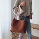 Bolsa de senhora cruzada de pele PU 30 x 25 x 14 cm Forma minimalista com duas alças e alça longa Superfície mate e lisa 5