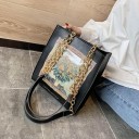 Bolsa de senhora em pele sintética com impressão de uma pintura em um quadro decorativo Duas alças com corrente dourada Preta Forma retangular 28,5 6