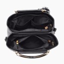 Bolsa de senhora para a mão com decoração floral Couro sintético Alças metálicas Pendente com pompom Alça de ombro Dimensões 24 x 18 x 7