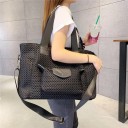 Bolsa de viagem feminina a tiracolo com alça removível Bolso frontal com fecho Bolso lateral Material oxford Dimensões 39 x 30 x 18 cm Preta 3