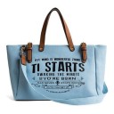 Bolsa feminina em lona e poliéster com estampagem de texto Alças castanhas com fivelas decorativas Alça longa para ombro Bolsa de mão 4
