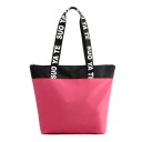 Bolsa feminina em nylon e poliéster com bolso frontal com fecho Bolso interior Faixa superior preta e alças longas Dimensões 35 x 32 x 15 9