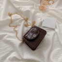 Bolsa mini para mujer con patrón de piel de serpiente y cadena de color dorado Pequeña bolsa con solapa semicircular de PU y poliéster 3