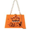 Bolsa rígida de senhora para a mão 23 x 20 x 6 cm Impressão de papel pautado com coroa e a inscrição Queen Alça de pérola Cadeia dourada 4