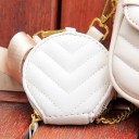 Bolso acolchado para mujer con solapa Cierre giratorio dorado Cadena de metal Acolchado ondulado Cuero sintético 20 x 13 x 5,5 cm 5
