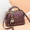 Bolso cruzado para mujer en forma de maletín Patrón acolchado y tachuelas Dos asas y correa larga Cierre de cremallera Cuero PU 25 x 16 7