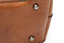 Bolso de hombro espacioso para mujer con asas largas Correa desmontable Bolsillo frontal Patas metálicas en la parte inferior Cuero 21