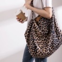 Bolso de leopardo grande para mujer Bandolera Espacioso shopper suave con dos asas largas para uso diario Nylon y PVC 40 x 22 x 46 cm 2