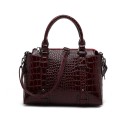 Bolso de mano de cuero para mujer con grabado de cocodrilo Superficie brillante Dos asas y correa larga para el hombro Cuero y poliéster 3