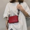Bolso de mujer cruzado Carcasa dura en forma de mini maleta Rayas horizontales Superficie brillante Cierre con cremallera en la parte 9
