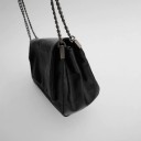 Bolso de mujer cruzado con solapa Cuero sintético con paneles acolchados Correa de cadena con cinta para el hombro Cierre metálico 30 x 18 x 8